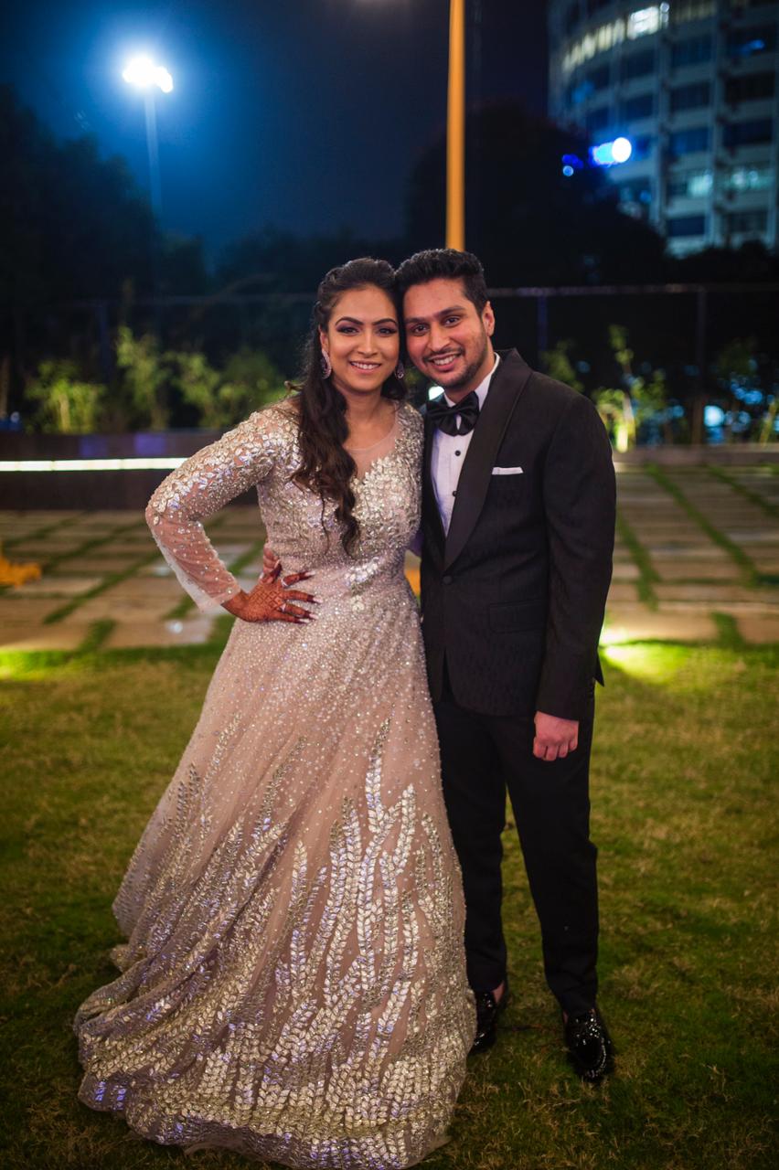 displaying couple images